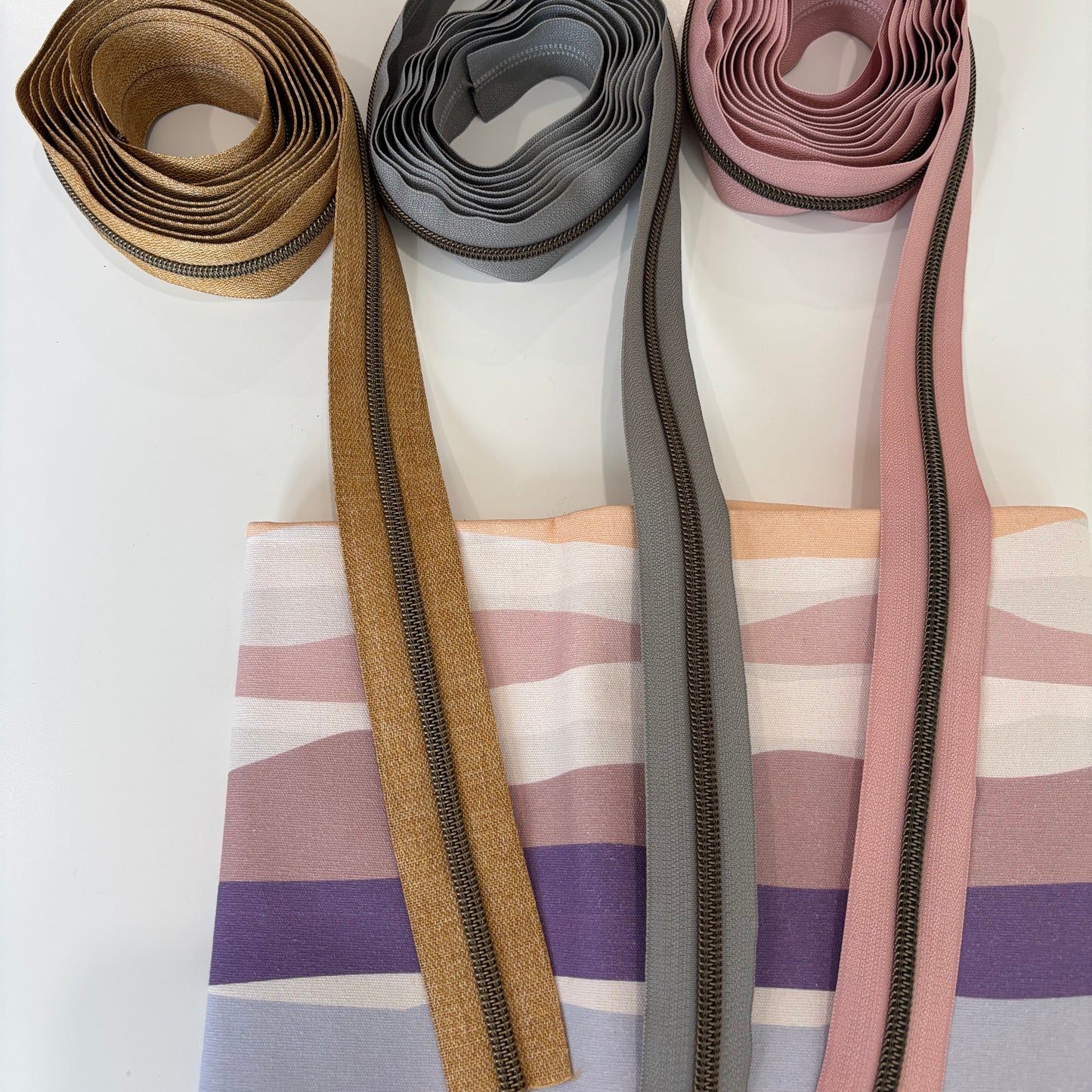 Bag Basics 1.5: Zipper Pouch (November 6, 6:30-9 PM)