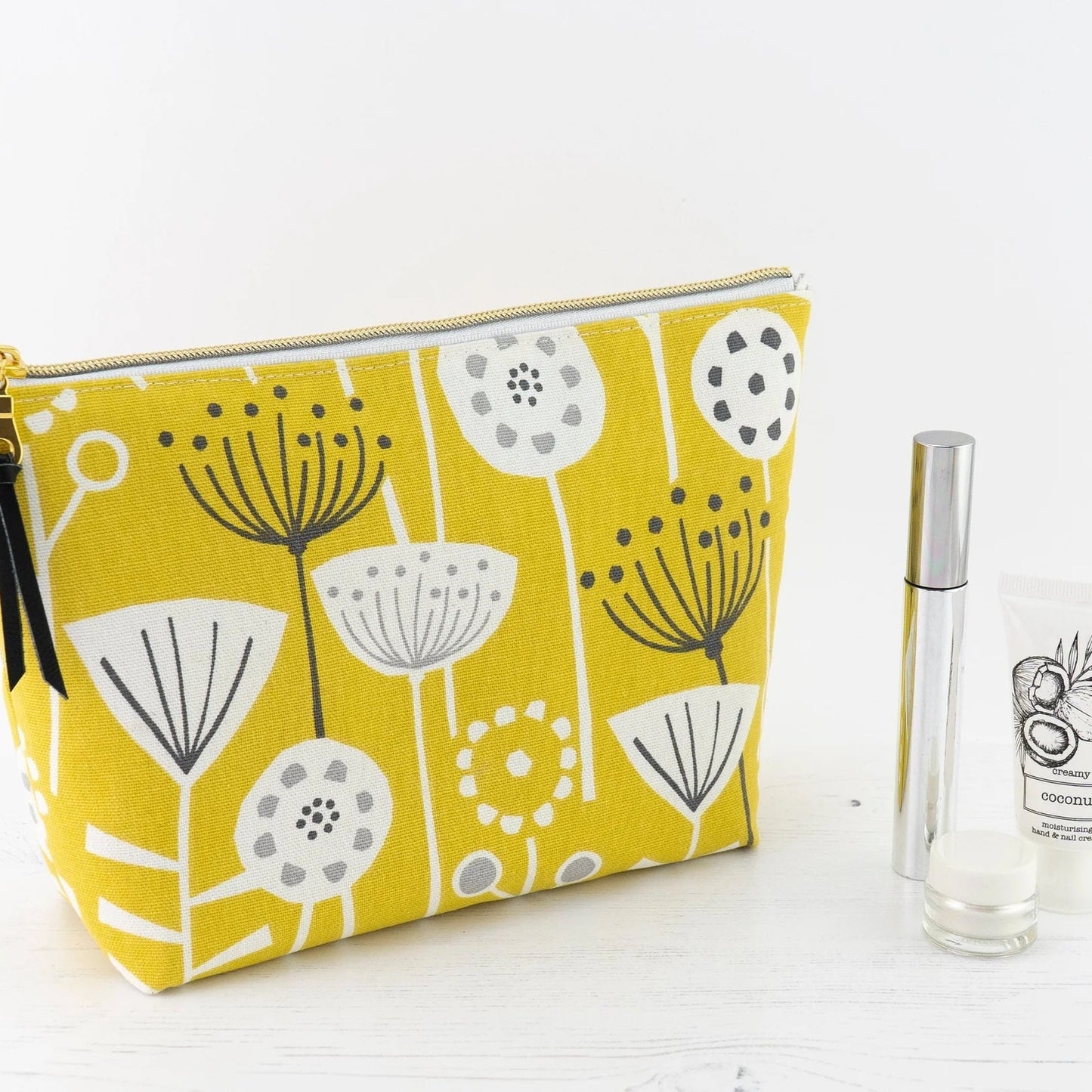 Bag Basics 1.5: Zipper Pouch (November 6, 6:30-9 PM)